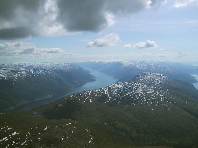 270603Sorfjorden.JPG (51570 bytes)