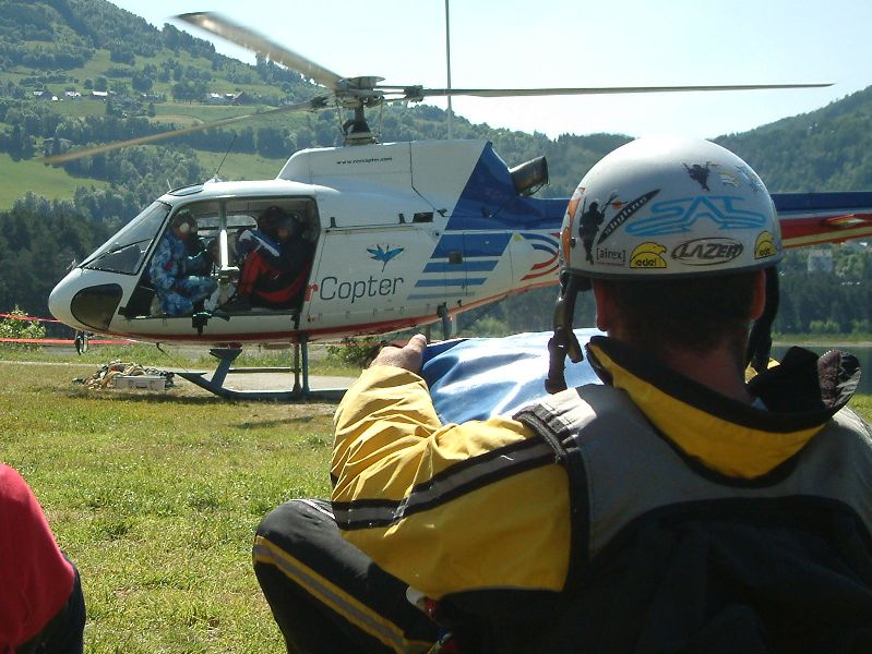 HelikopteretPiloter.jpg (95707 bytes)